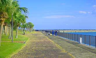 親水護岸（釣り護岸）